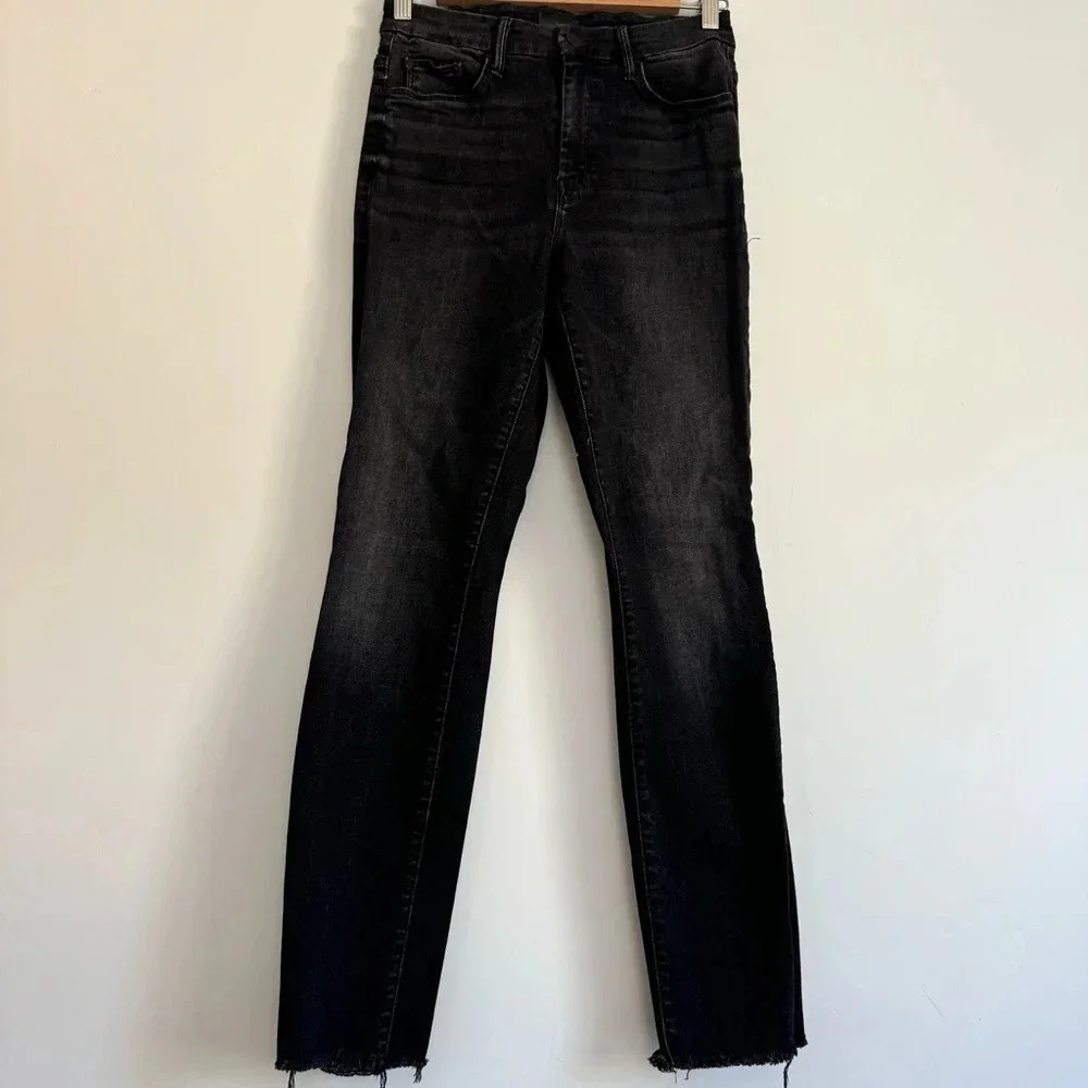 MOTHER High Waisted Looker Ankle Fray in night hawk Size: 27